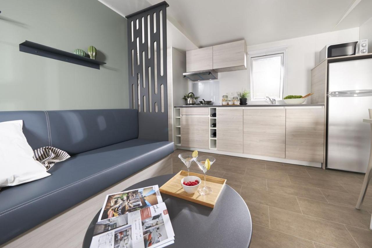 Les Chapelains Hotel Saillans  Luaran gambar