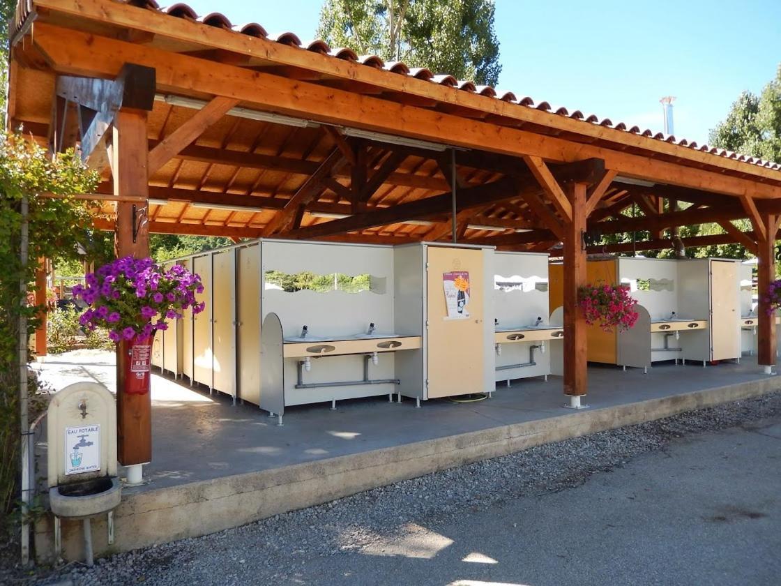Les Chapelains Hotel Saillans  Luaran gambar